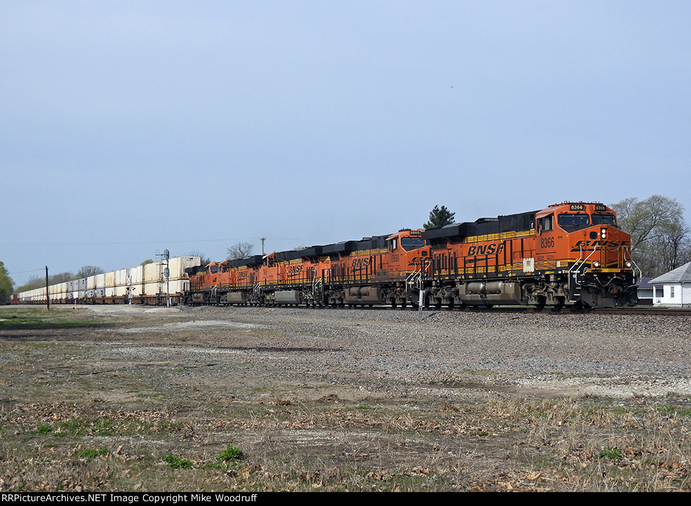 BNSF 8366
